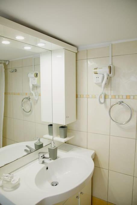 Yard- Family Retreat Apartment Corinth Ngoại thất bức ảnh